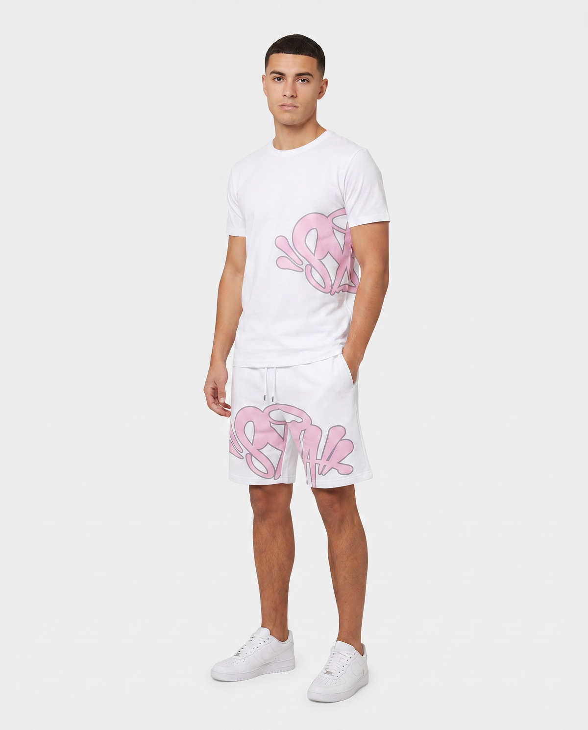 Conjunto camiseta y pantalón corto Syna World — Blanco y rosa