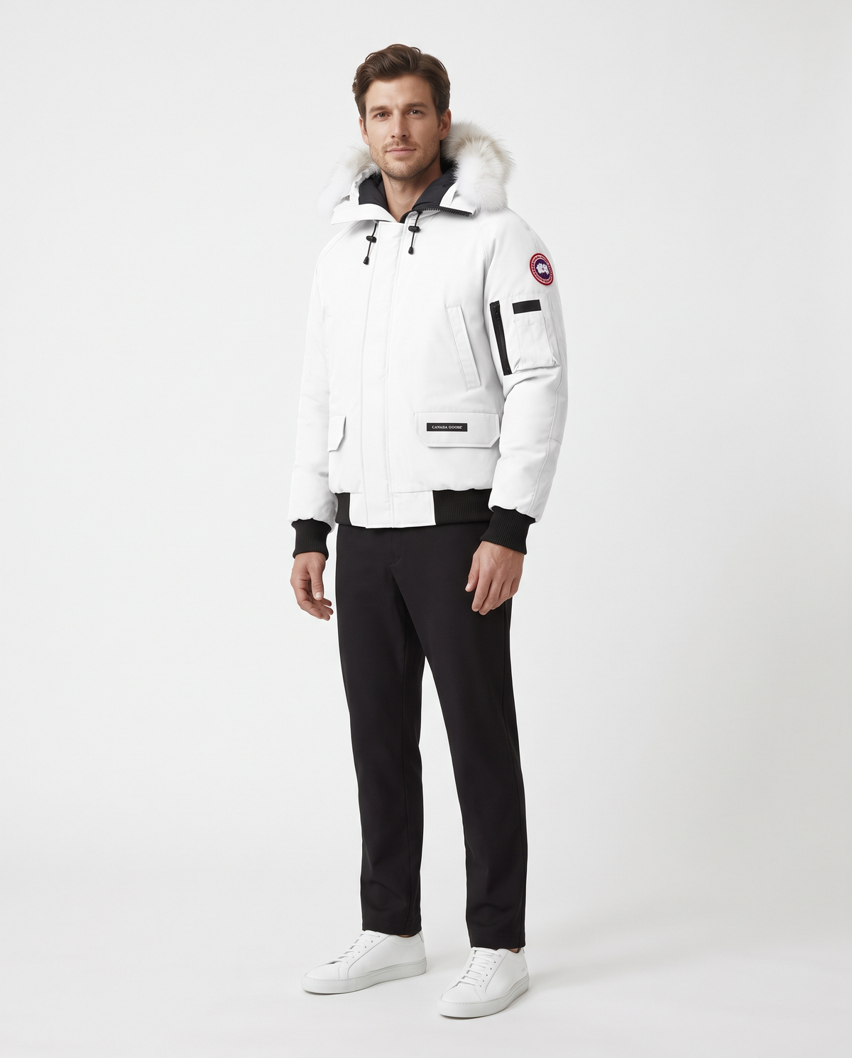 Parka bomber Canada Goose con capucha de pelo — Blanco