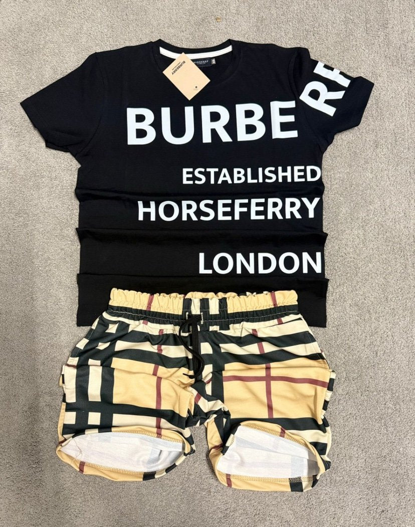 Conjunto Burberry Horseferry camiseta y pantalón corto — Negro y beige