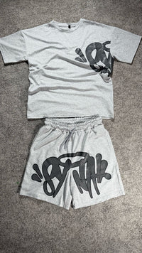 Conjunto camiseta y pantalón corto Syna World — Gris y negro