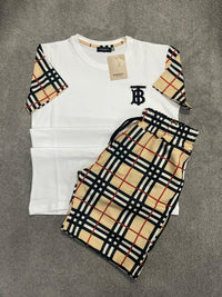 Conjunto camiseta y pantalón corto Burberry — Blanco y cuadros beige