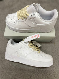 Zapatillas Nike Air Force 1 — Blanco y beige