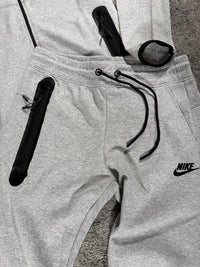 Chándal Nike Tech Fleece — Gris jaspeado