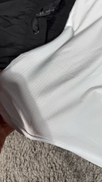 Conjunto Under Armour camiseta y pantalón corto — Blanco y negro