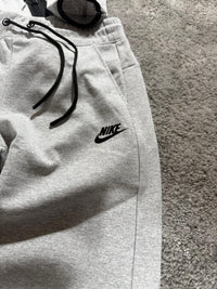 Chándal Nike Tech Fleece — Gris jaspeado