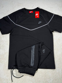 Conjunto Nike Tech camiseta y pantalón corto — Negro y gris
