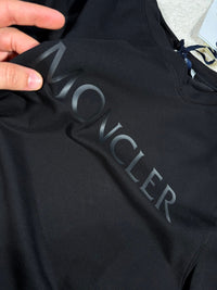 Conjunto Moncler camiseta y pantalón corto — Negro