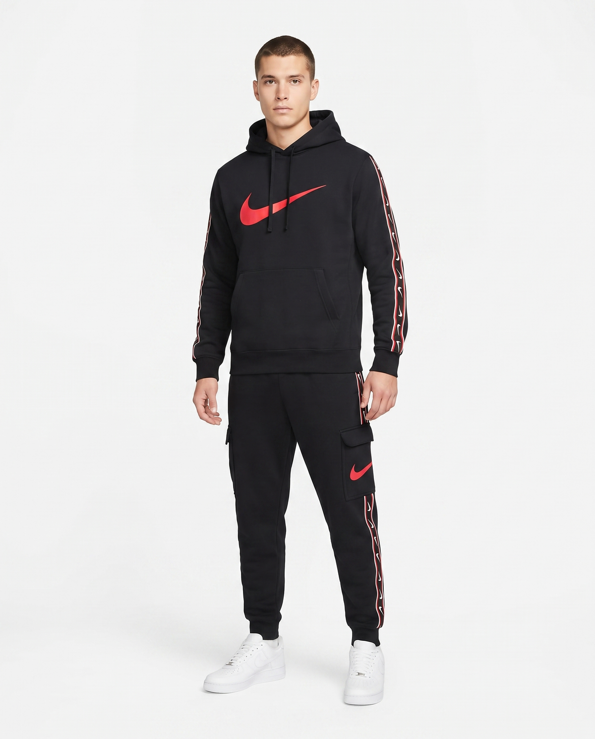 Chándal de algodón con capucha Nike — Negro y rojo