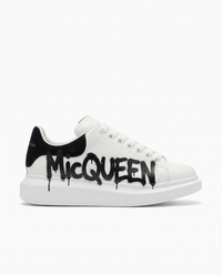Zapatillas Alexander McQueen Oversized Graffiti — Blanco y negro