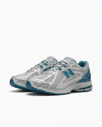 Zapatillas New Balance 1906R — Plata y azul