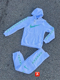 Chándal de algodón con capucha Nike — Blanco y verde agua