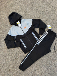 Chándal Nike Tech Fleece — Negro y blanco