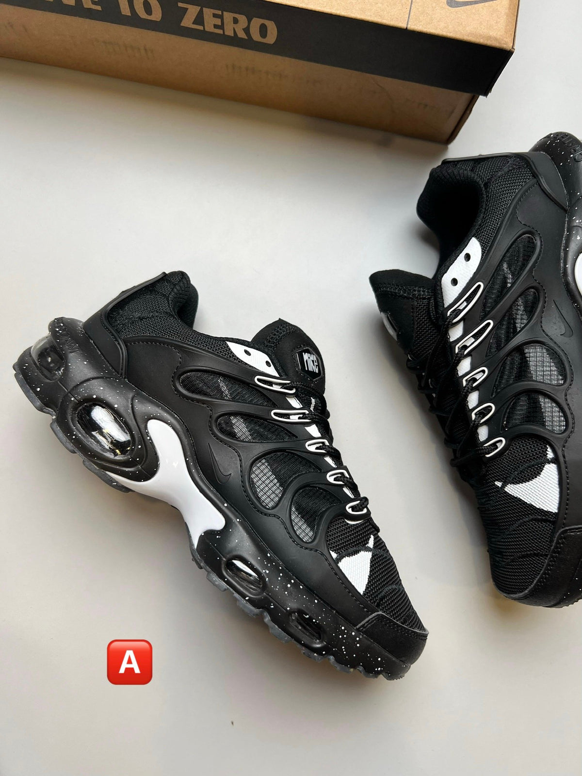 Zapatillas Nike Air Max Plus TN — Negro y blanco (modelo 2)