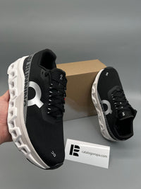 Zapatillas On Cloudmonster — Negro y blanco