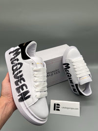 Zapatillas Alexander McQueen Oversized Graffiti — Blanco y negro