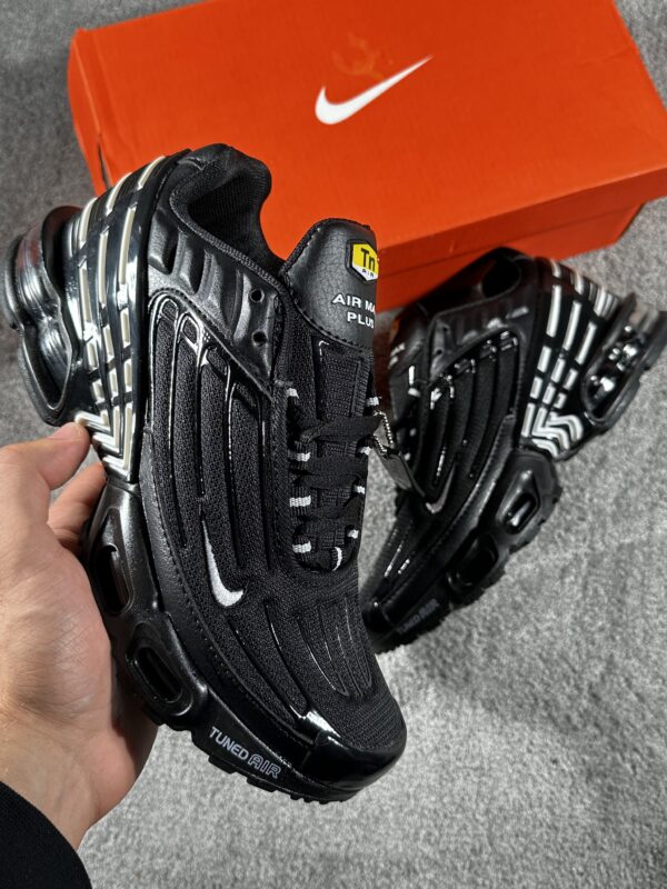 NIKE TN PLUS