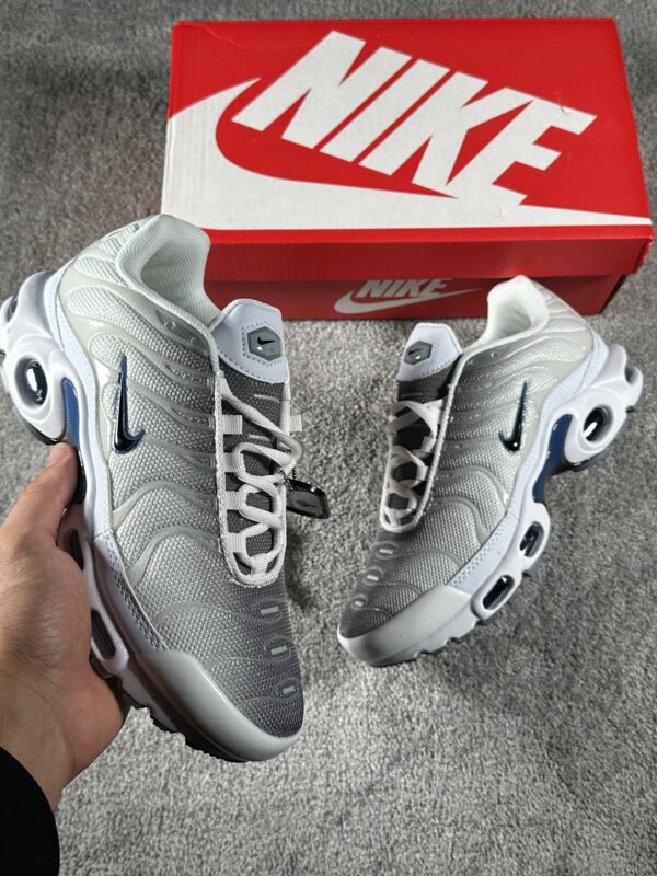 NIKE TN