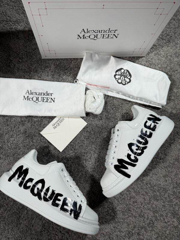 NUEVA DISPONIBILIDAD – MCQUEEN - Imagen 2