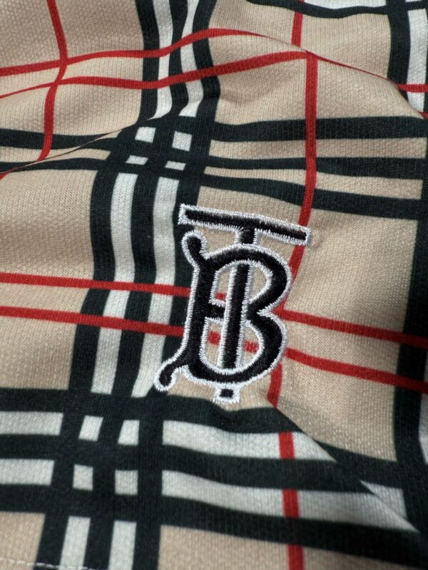 CONJUNTO CORTO BURBERRY – EDICIÓN EXCLUSIVA - Imagen 3