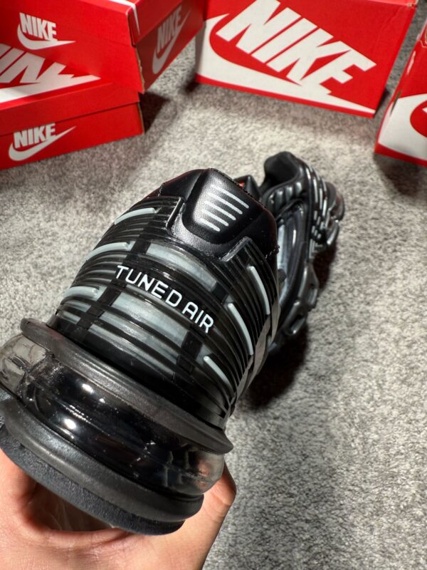 NIKE TUNED 2024 - Imagen 5