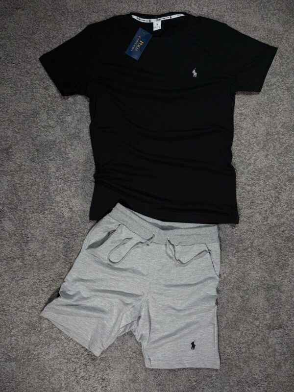 CONJUNTO CORTO POLO RALPH LAUREN – ELEGANCIA Y COMODIDAD